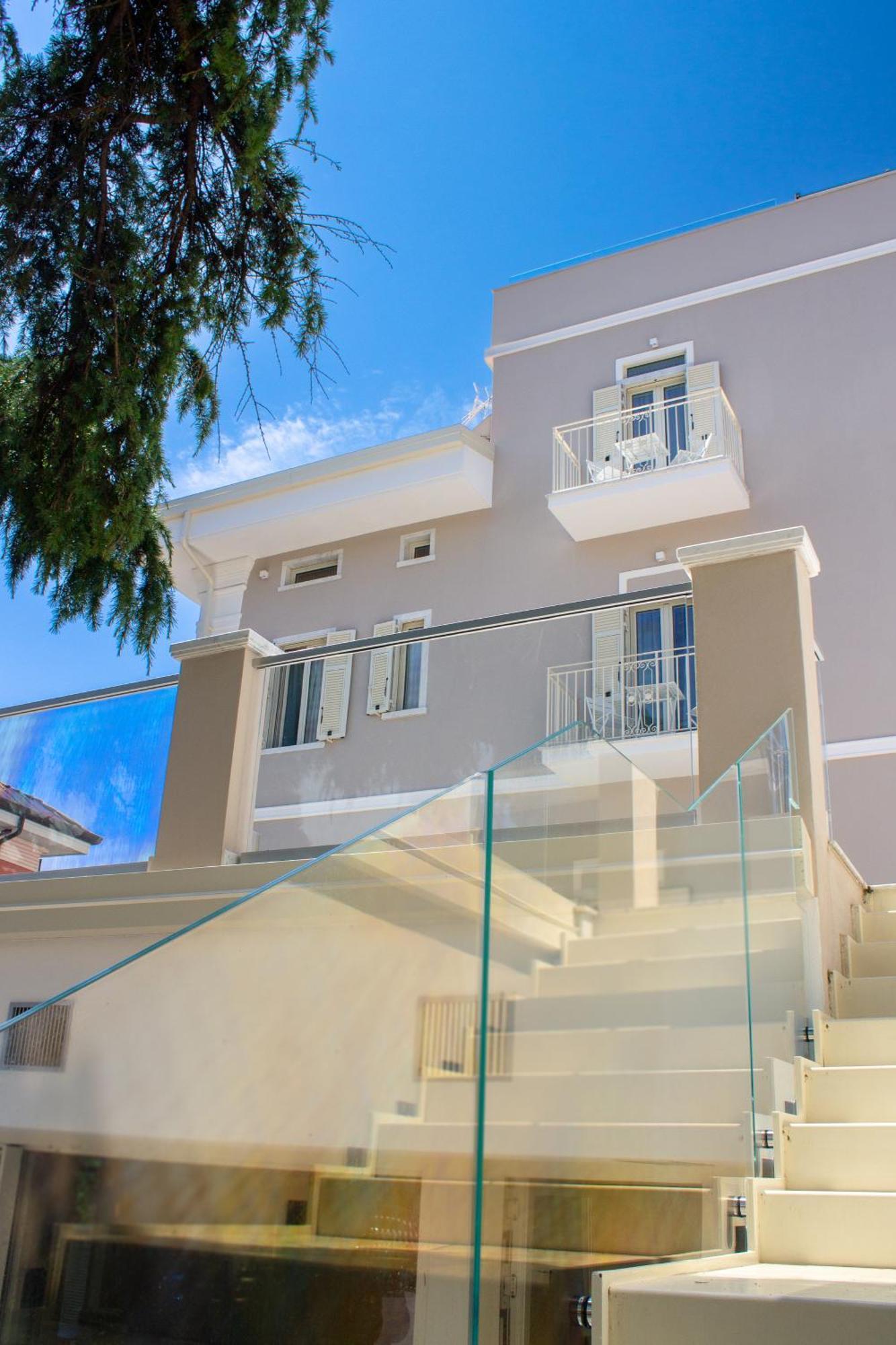Doride Suites Boutique Hotel Marina Di Carrara Luaran gambar