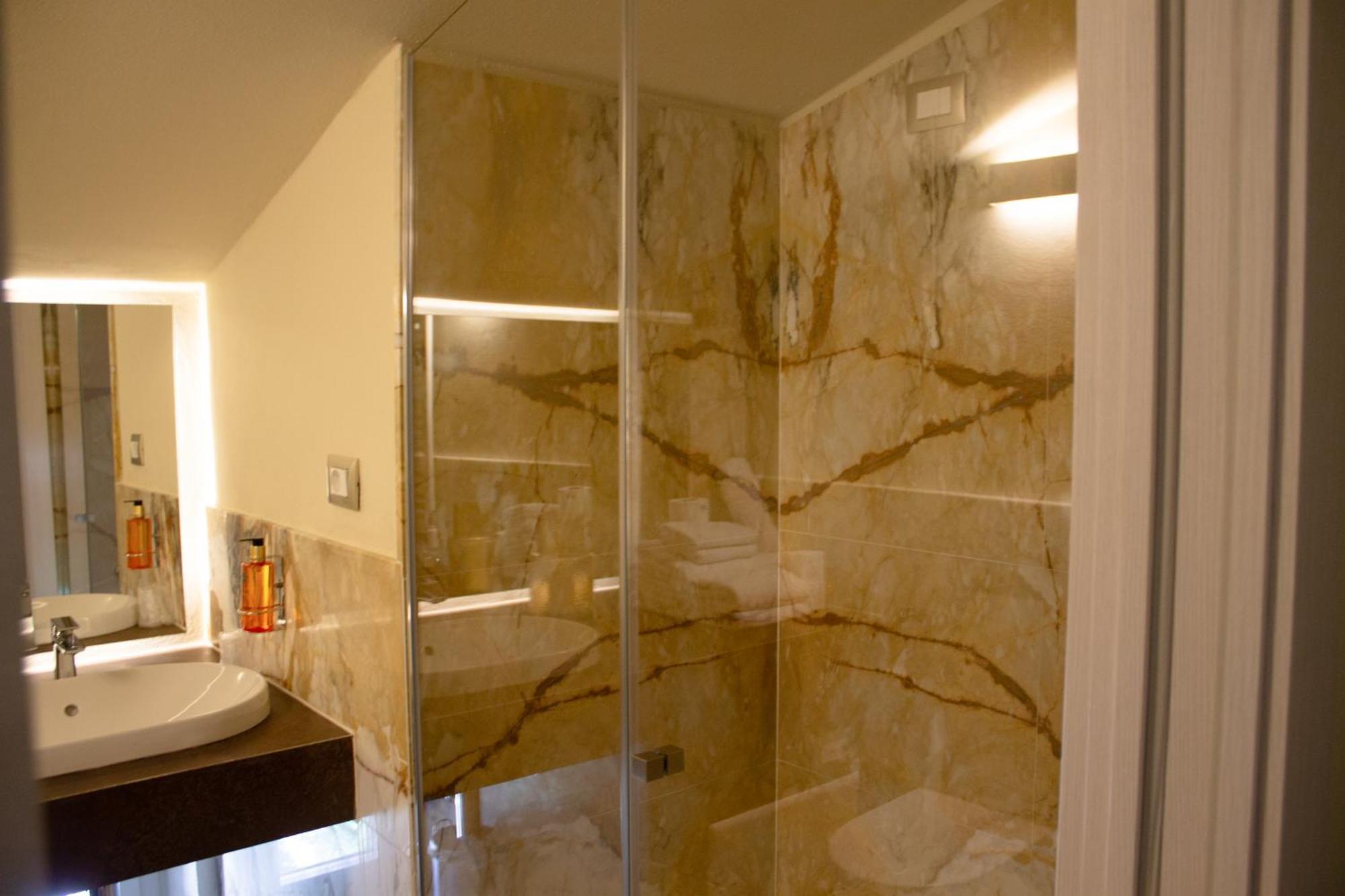 Doride Suites Boutique Hotel Marina Di Carrara Luaran gambar